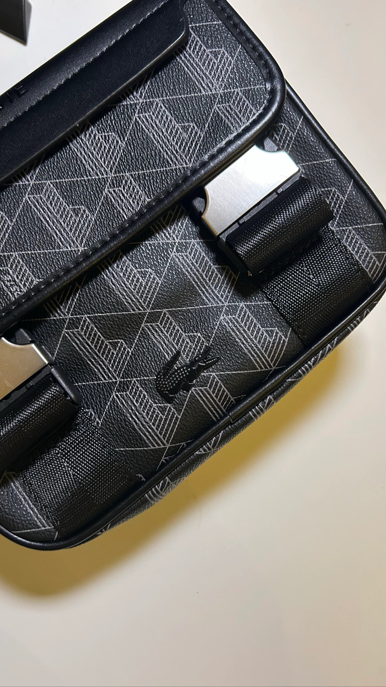 Lacoste Satchel – photo 2